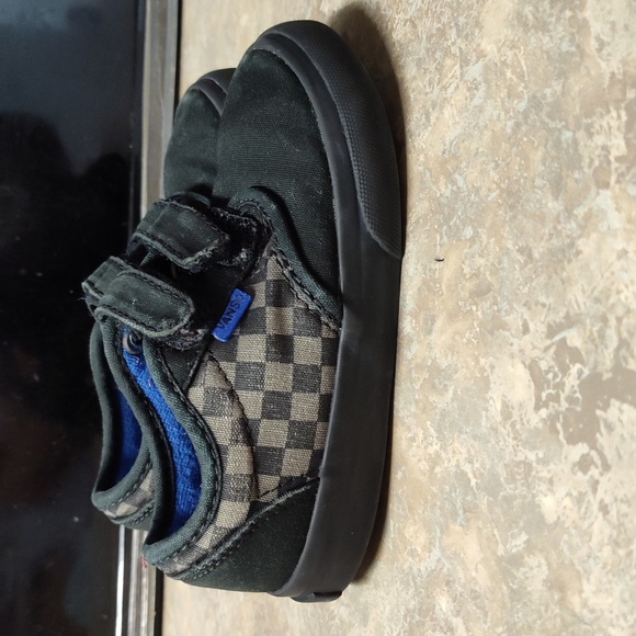 Gently used Vans off the wall shoes size 8.5 toddler boy - Picture 3 of 6